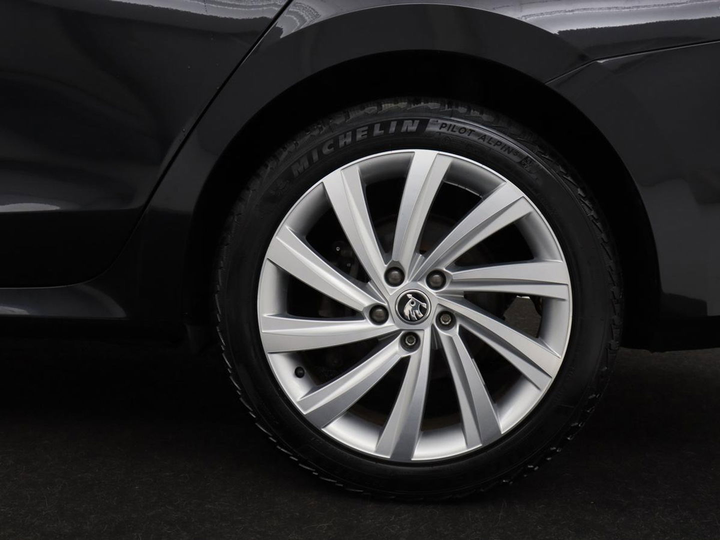 Škoda Octavia 1.4 TSI iV PHEV Sport | Sportstoelen | Carplay | Sfeerverlichting | Navigatie | Sportstuur | Parkeerhulp | Full LED | Climate control