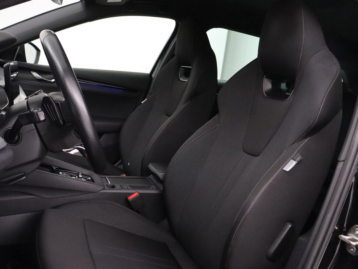 Škoda Octavia 1.4 TSI iV PHEV Sport | Sportstoelen | Carplay | Sfeerverlichting | Navigatie | Sportstuur | Parkeerhulp | Full LED | Climate control