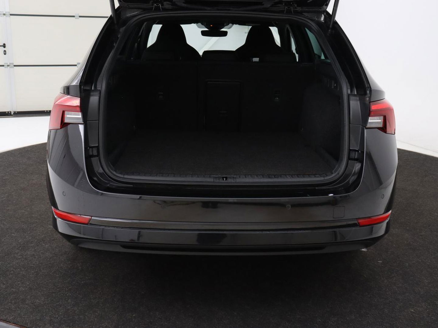 Škoda Octavia 1.4 TSI iV PHEV Sport | Sportstoelen | Carplay | Sfeerverlichting | Navigatie | Sportstuur | Parkeerhulp | Full LED | Climate control