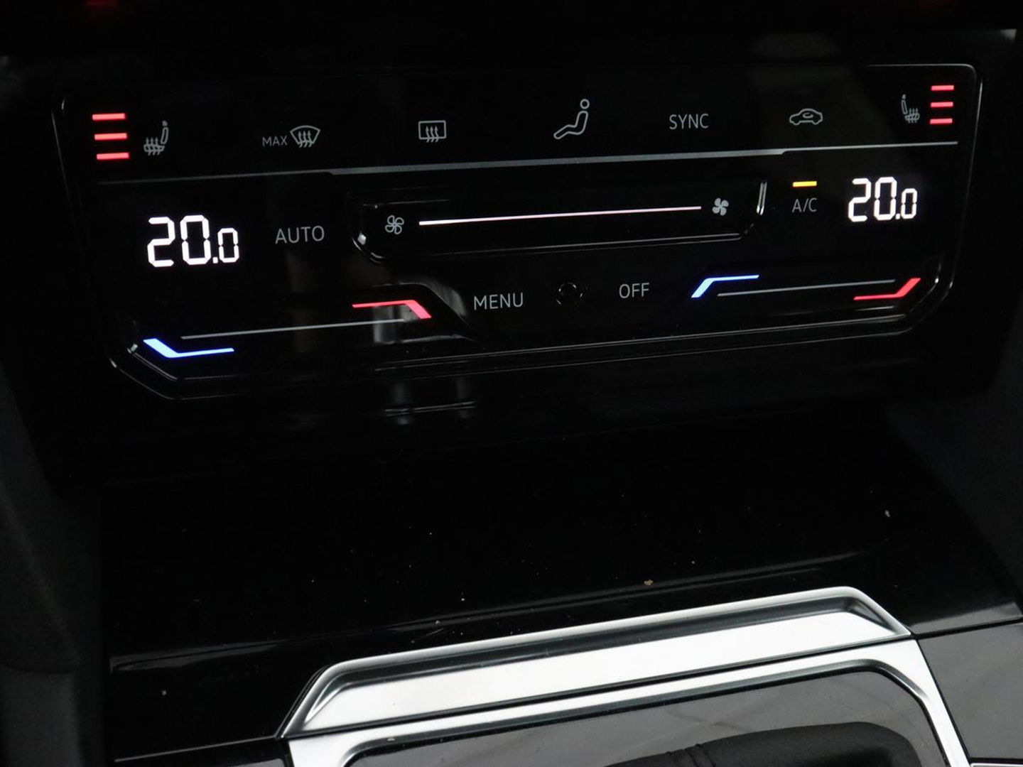 Volkswagen Arteon 1.4 TSI eHybrid Elegance | Nappaleder | Stoel & stuurverwarming | Camera | Massage | Matrix LED | Adaptive cruise | Navigatie | Achterbankverwarming | Virtual Cockpit | PHEV
