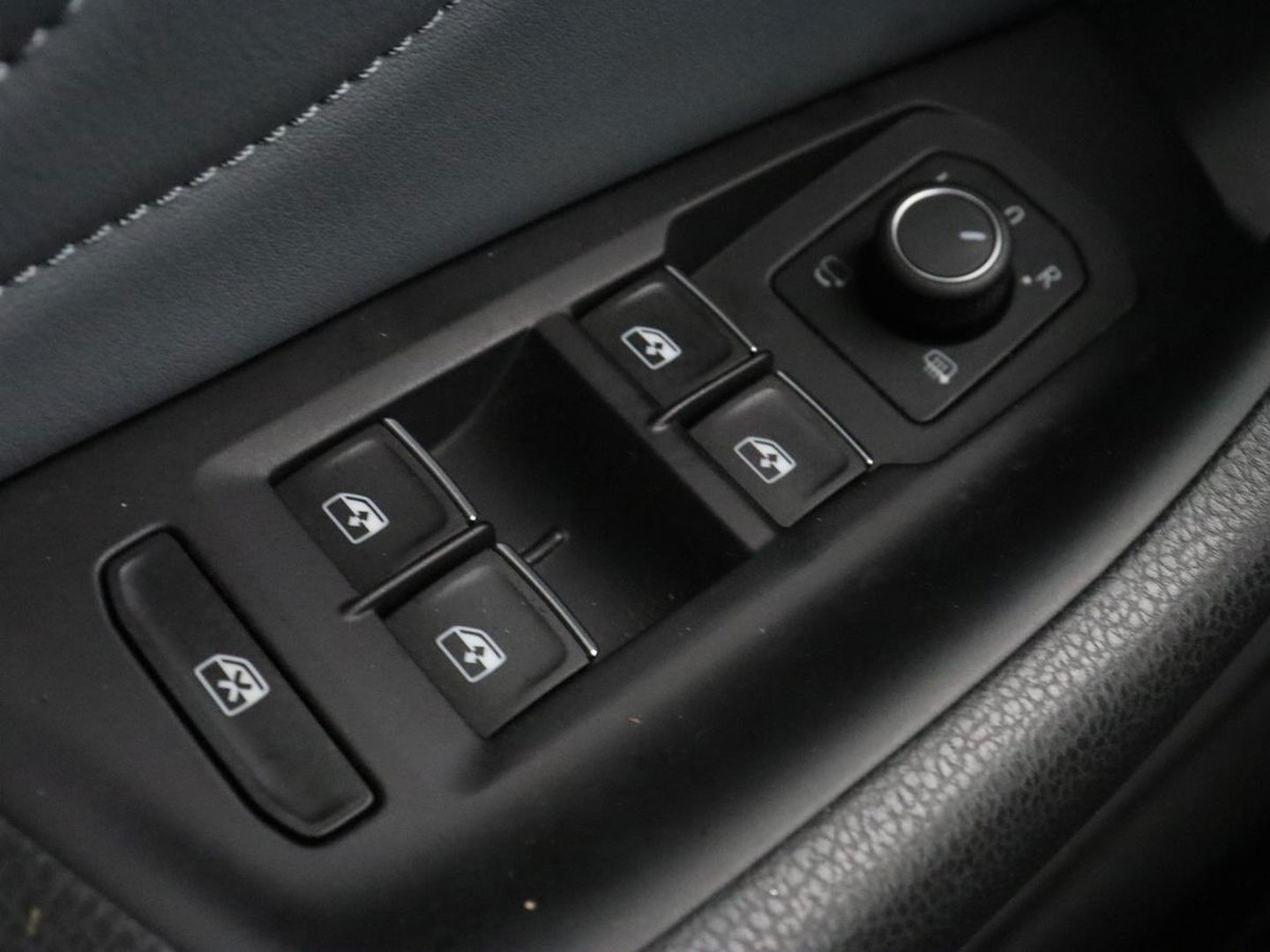 Volkswagen Arteon 1.4 TSI eHybrid Elegance | Nappaleder | Stoel & stuurverwarming | Camera | Massage | Matrix LED | Adaptive cruise | Navigatie | Achterbankverwarming | Virtual Cockpit | PHEV