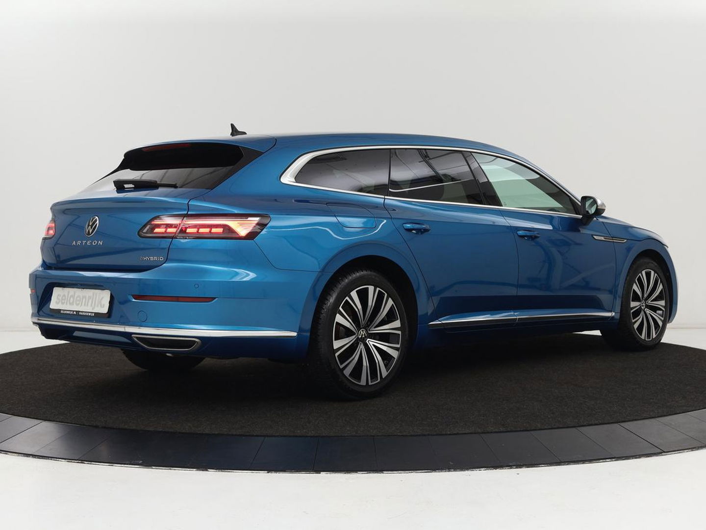 Volkswagen Arteon 1.4 TSI eHybrid Elegance | Nappaleder | Stoel & stuurverwarming | Camera | Massage | Matrix LED | Adaptive cruise | Navigatie | Achterbankverwarming | Virtual Cockpit | PHEV