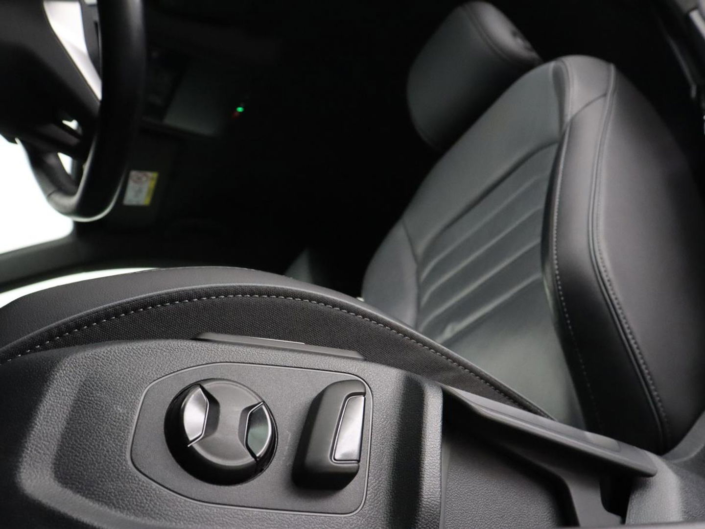 Volkswagen Arteon 1.4 TSI eHybrid Elegance | Nappaleder | Stoel & stuurverwarming | Camera | Massage | Matrix LED | Adaptive cruise | Navigatie | Achterbankverwarming | Virtual Cockpit | PHEV