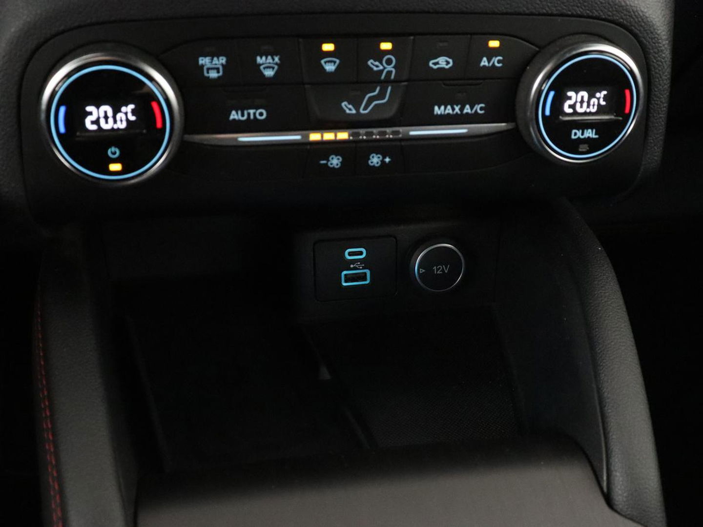 Ford Kuga 2.5 PHEV ST-Line | Trekhaak | Adaptive cruise | Camera | Carplay | Navigatie | Keyless | Full LED | Climate control