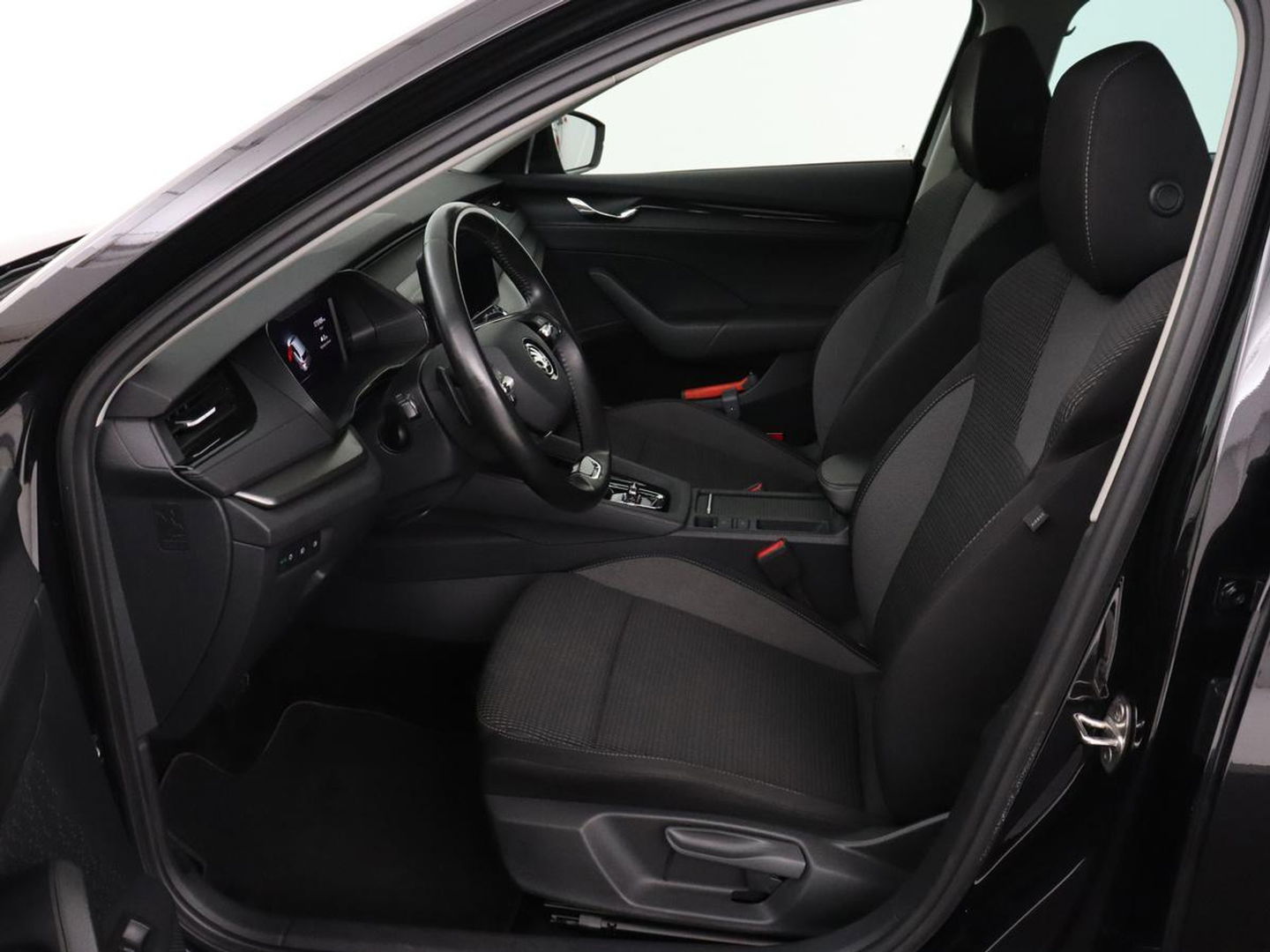 Škoda Octavia 1.0 e-TSI Business Edition | Trekhaak | Carplay | Navigatie | Full LED | Climate control | Parkeerhulp | Cruise control