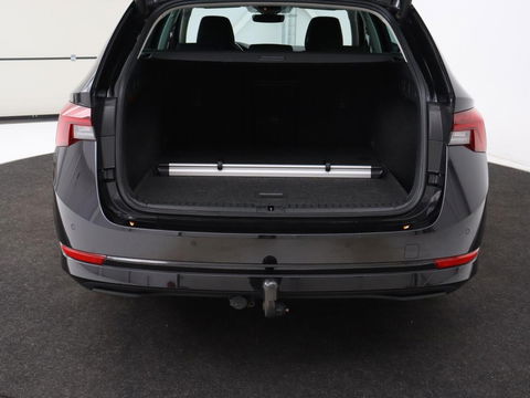 Škoda Octavia 1.0 e-TSI Business Edition | Trekhaak | Carplay | Navigatie | Full LED | Climate control | Parkeerhulp | Cruise control