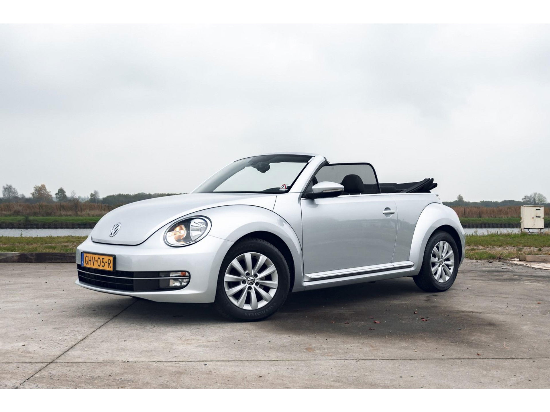 Volkswagen Beetle Cabriolet 1.2 TSI BlueMotion | LM VELGEN | STOELVERW. | ALL SEASON BANDEN