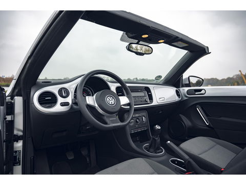 Volkswagen Beetle Cabriolet 1.2 TSI BlueMotion | LM VELGEN | STOELVERW. | ALL SEASON BANDEN