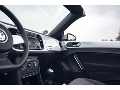 Volkswagen Beetle Cabriolet 1.2 TSI BlueMotion | LM VELGEN | STOELVERW. | ALL SEASON BANDEN