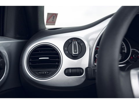 Volkswagen Beetle Cabriolet 1.2 TSI BlueMotion | LM VELGEN | STOELVERW. | ALL SEASON BANDEN