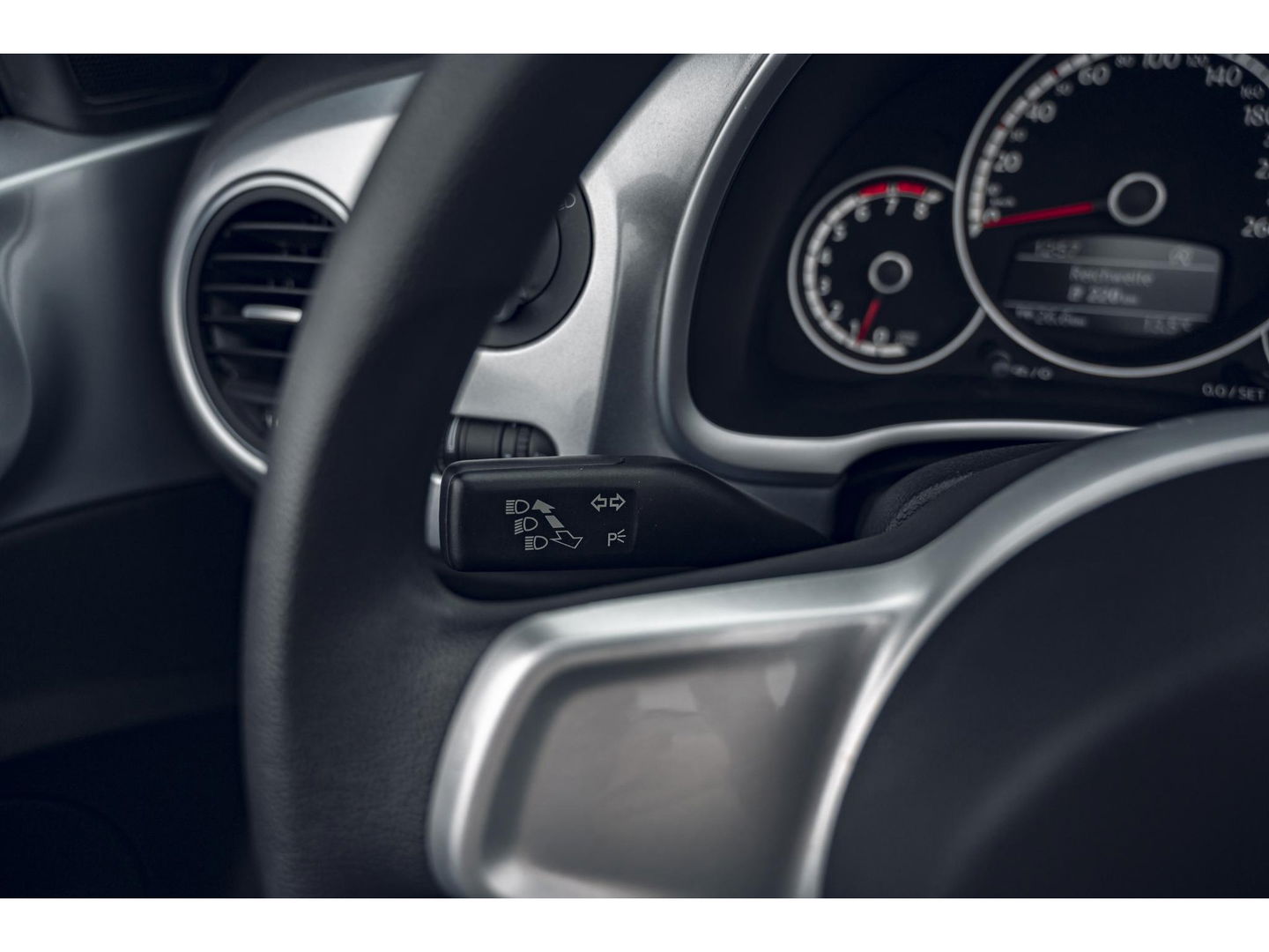 Volkswagen Beetle Cabriolet 1.2 TSI BlueMotion | LM VELGEN | STOELVERW. | ALL SEASON BANDEN