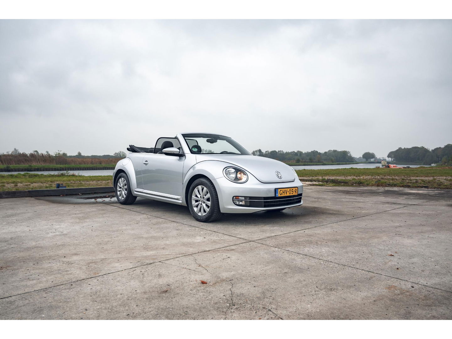 Volkswagen Beetle Cabriolet 1.2 TSI BlueMotion | LM VELGEN | STOELVERW. | ALL SEASON BANDEN