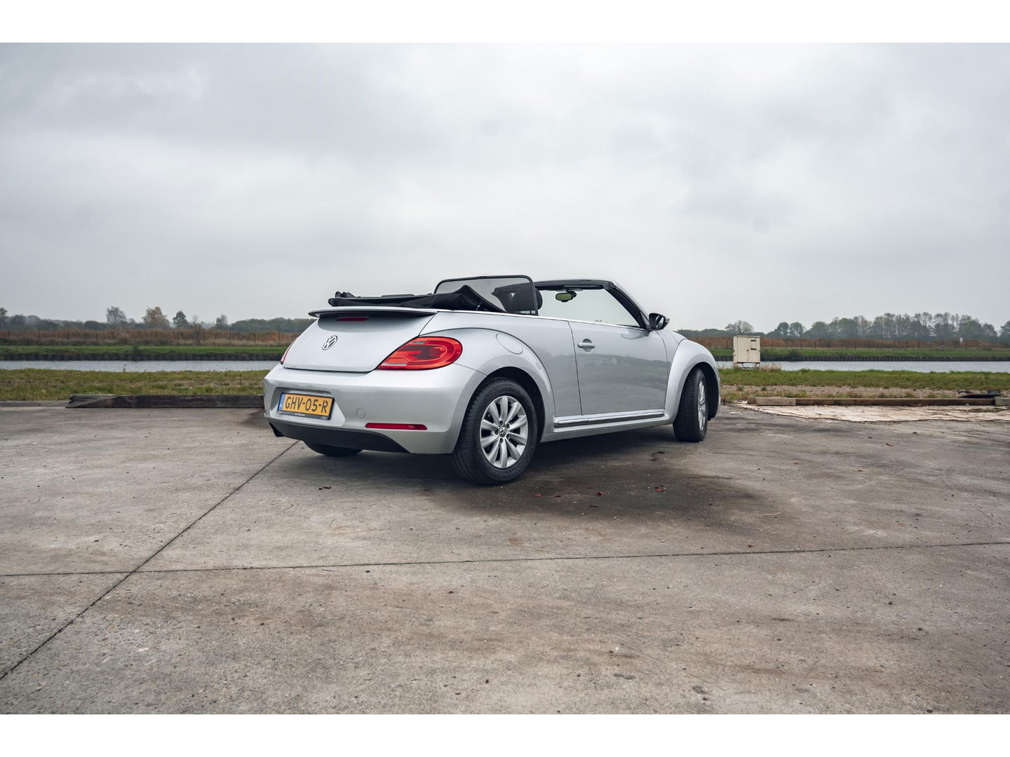 Volkswagen Beetle Cabriolet 1.2 TSI BlueMotion | LM VELGEN | STOELVERW. | ALL SEASON BANDEN