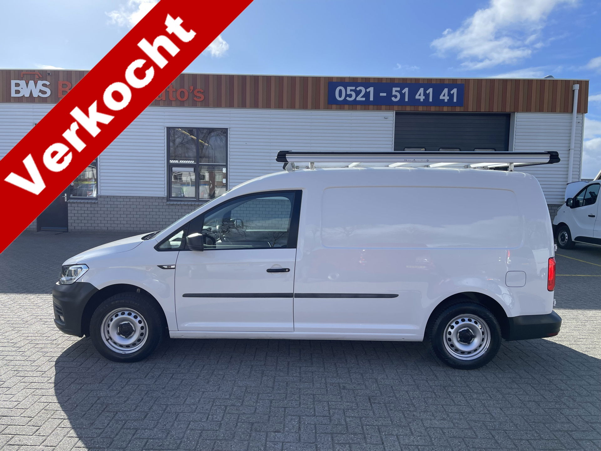 Volkswagen Caddy 2.0 TDI 102pk L2H1 BMT Maxi Comfortline / vaste prijs rijklaar € 14.950 ex btw / lease vanaf € / airco / cruise / imperial / Bott ingerichte laadruimte / trekhaak !