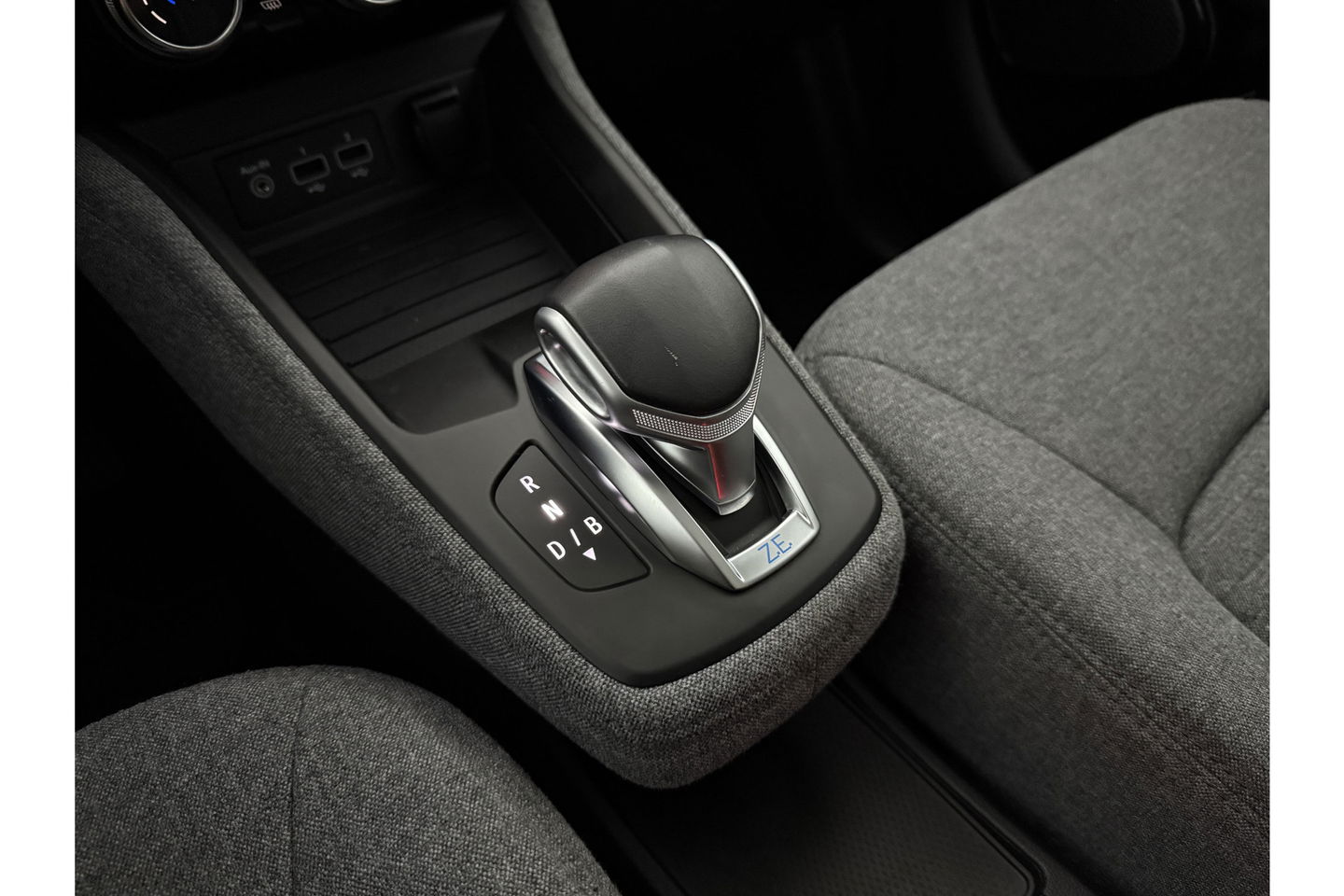 Renault ZOE 52 kWh EXPERIENCE Limousine Huur-Accu LED Airco Virtual Cruise Navigatie 16''LMV