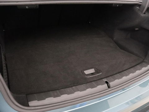 BMW 3-serie 330e eDrive Edition | Leder | Stoelverwarming | Carplay | Live Cockpit | Navigatie | Parkeerhulp | Cruise control