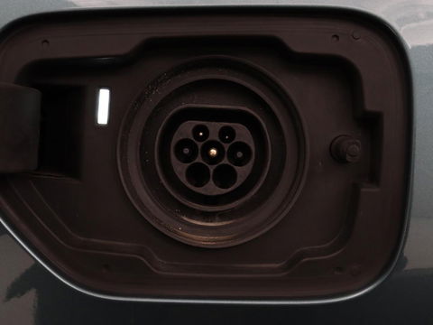 BMW 3-serie 330e eDrive Edition | Leder | Stoelverwarming | Carplay | Live Cockpit | Navigatie | Parkeerhulp | Cruise control