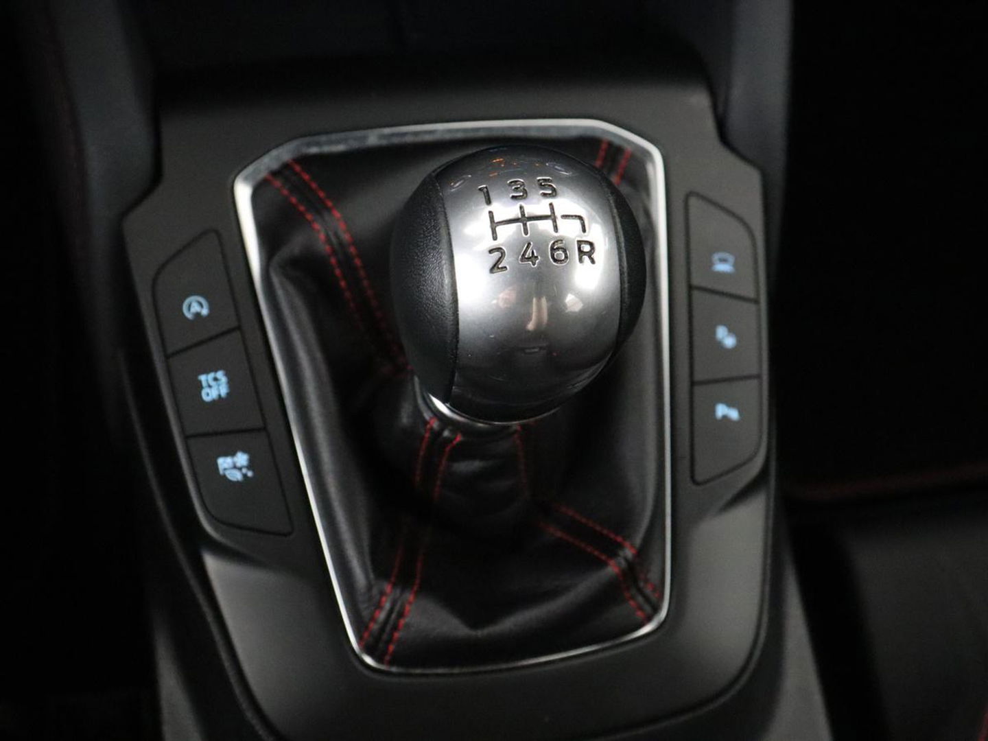 Ford Focus 1.0 EcoBoost Hybrid ST Line X | Panoramadak | Head-Up | Stoel & stuurverwarming | Camera | Navigatie | Full LED | Keyless | Digital Cockpit