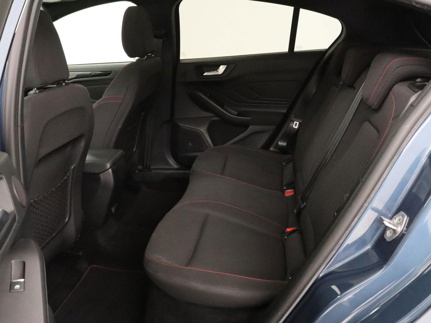 Ford Focus 1.0 EcoBoost Hybrid ST Line X | Panoramadak | Head-Up | Stoel & stuurverwarming | Camera | Navigatie | Full LED | Keyless | Digital Cockpit