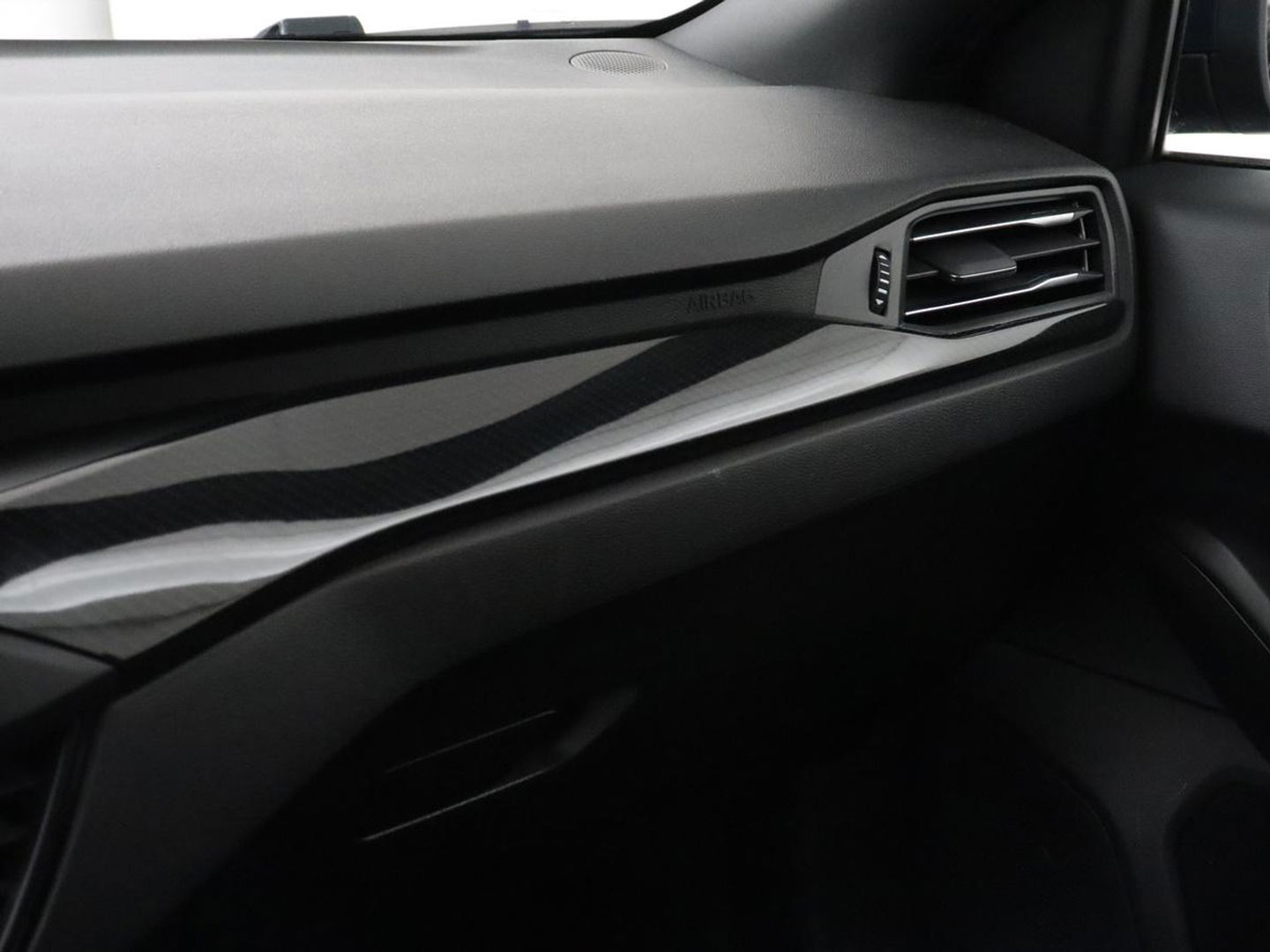 Ford Focus 1.0 EcoBoost Hybrid ST Line X | Panoramadak | Head-Up | Stoel & stuurverwarming | Camera | Navigatie | Full LED | Keyless | Digital Cockpit
