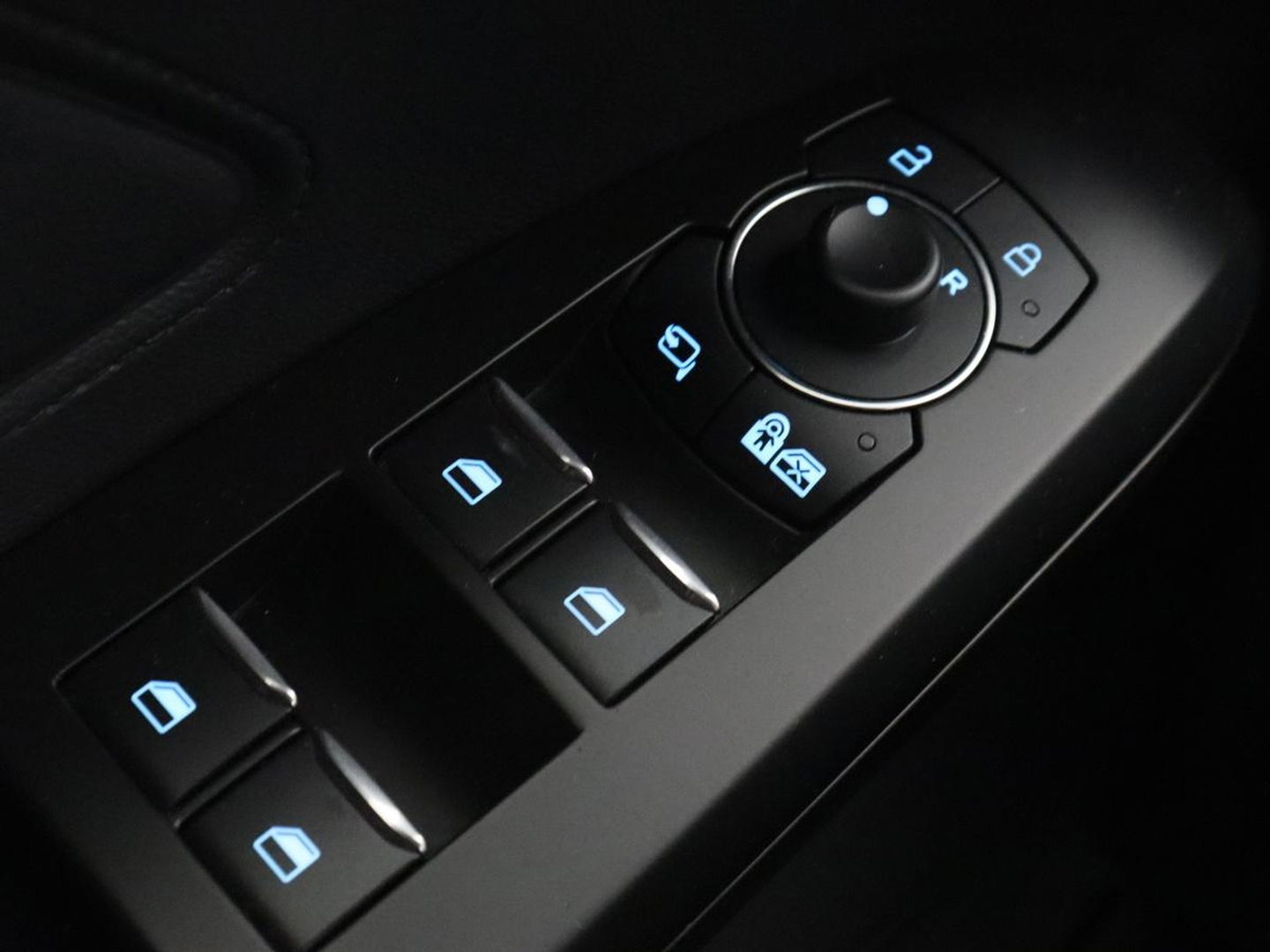 Ford Focus 1.0 EcoBoost Hybrid ST Line X | Panoramadak | Head-Up | Stoel & stuurverwarming | Camera | Navigatie | Full LED | Keyless | Digital Cockpit