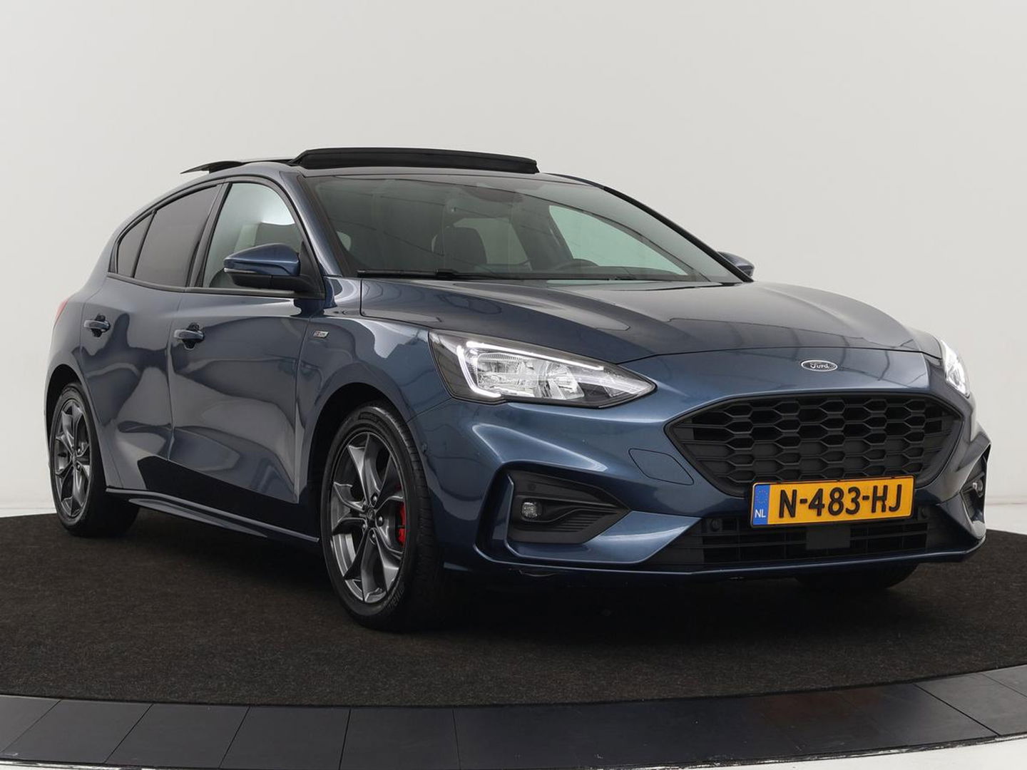 Ford Focus 1.0 EcoBoost Hybrid ST Line X | Panoramadak | Head-Up | Stoel & stuurverwarming | Camera | Navigatie | Full LED | Keyless | Digital Cockpit