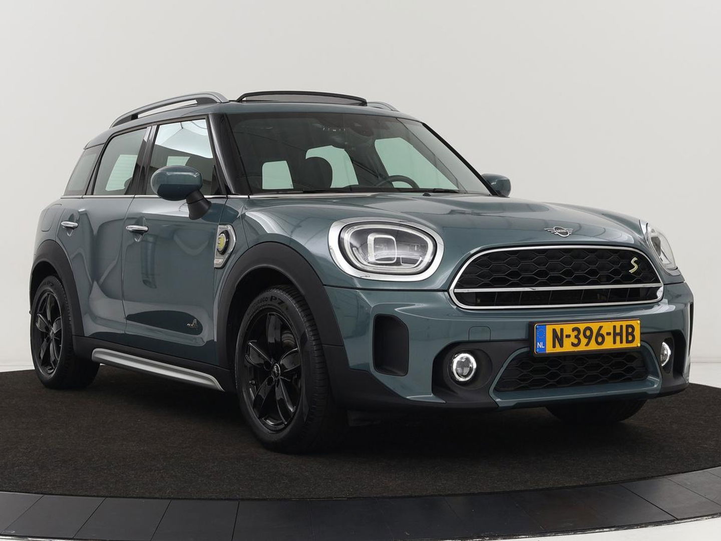 MINI Countryman 2.0 Cooper S E ALL4 Business Edition | Panoramadak | Leder | Stoelverwarming | Camera | Carplay | Full LED | Climate control
