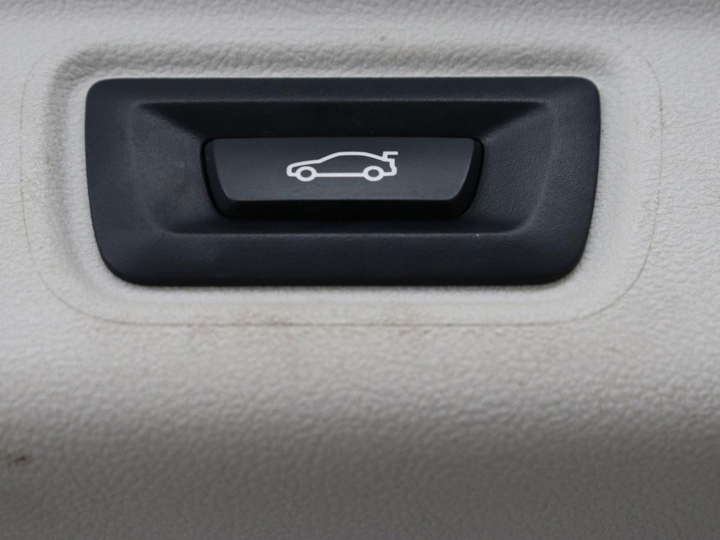 BMW 3-serie 330e eDrive Edition | Leder | Sportstoelen | Adaptive cruise | Stoelverwarming | Carplay | Live Cockpit | Navigatie | Parkeerhulp | Full LED