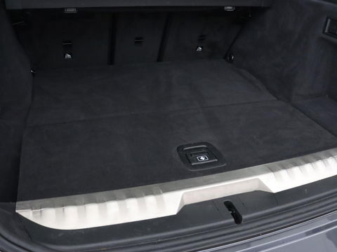 BMW 3-serie 330e eDrive Edition | Leder | Sportstoelen | Adaptive cruise | Stoelverwarming | Carplay | Live Cockpit | Navigatie | Parkeerhulp | Full LED