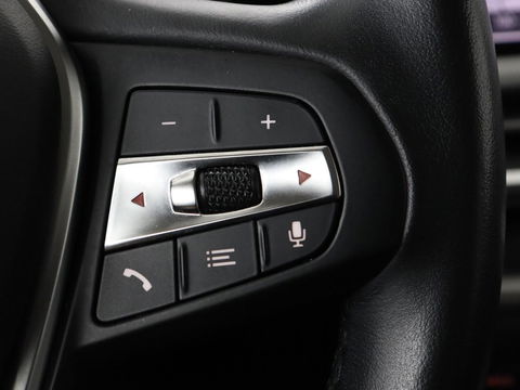 BMW 3-serie 330e eDrive Edition | Leder | Sportstoelen | Adaptive cruise | Stoelverwarming | Carplay | Live Cockpit | Navigatie | Parkeerhulp | Full LED