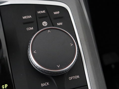 BMW 3-serie 330e eDrive Edition | Leder | Sportstoelen | Adaptive cruise | Stoelverwarming | Carplay | Live Cockpit | Navigatie | Parkeerhulp | Full LED