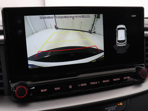 Kia Ceed 1.6 CRDi DynamicLine | Trekhaak | Camera | Carplay | Navigatie | Climate control | Parkeerhulp | Cruise control | Bluetooth