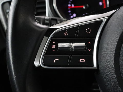 Kia Ceed 1.6 CRDi DynamicLine | Trekhaak | Camera | Carplay | Navigatie | Climate control | Parkeerhulp | Cruise control | Bluetooth