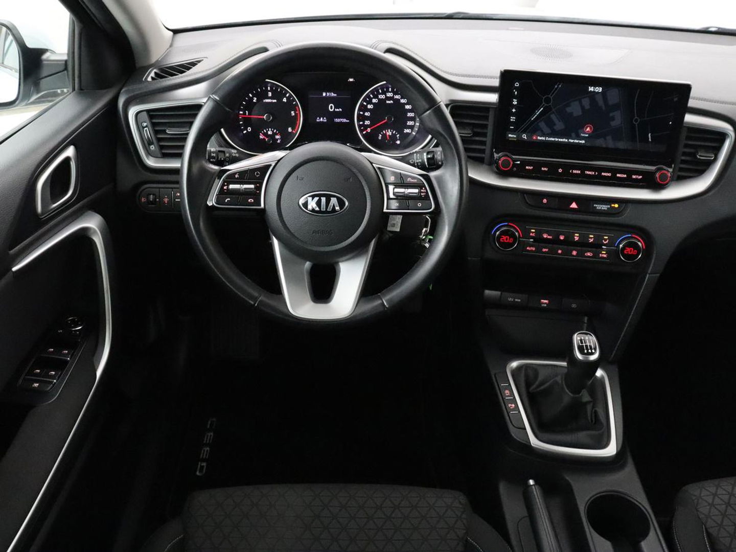 Kia Ceed 1.6 CRDi DynamicLine | Trekhaak | Camera | Carplay | Navigatie | Climate control | Parkeerhulp | Cruise control | Bluetooth