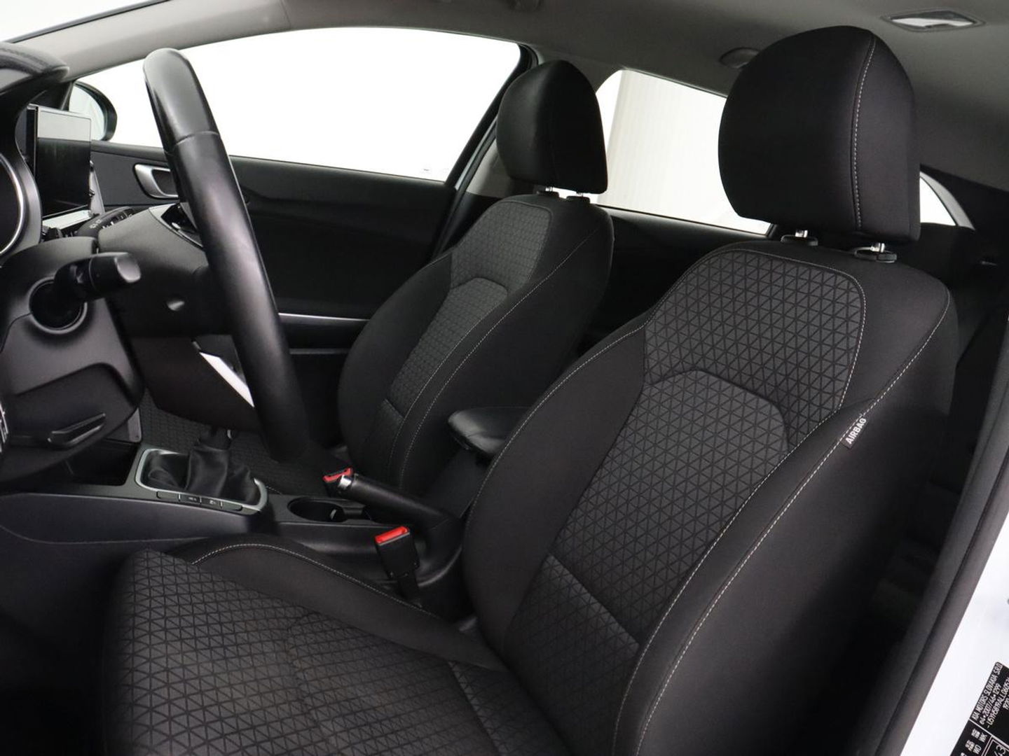 Kia Ceed 1.6 CRDi DynamicLine | Trekhaak | Camera | Carplay | Navigatie | Climate control | Parkeerhulp | Cruise control | Bluetooth