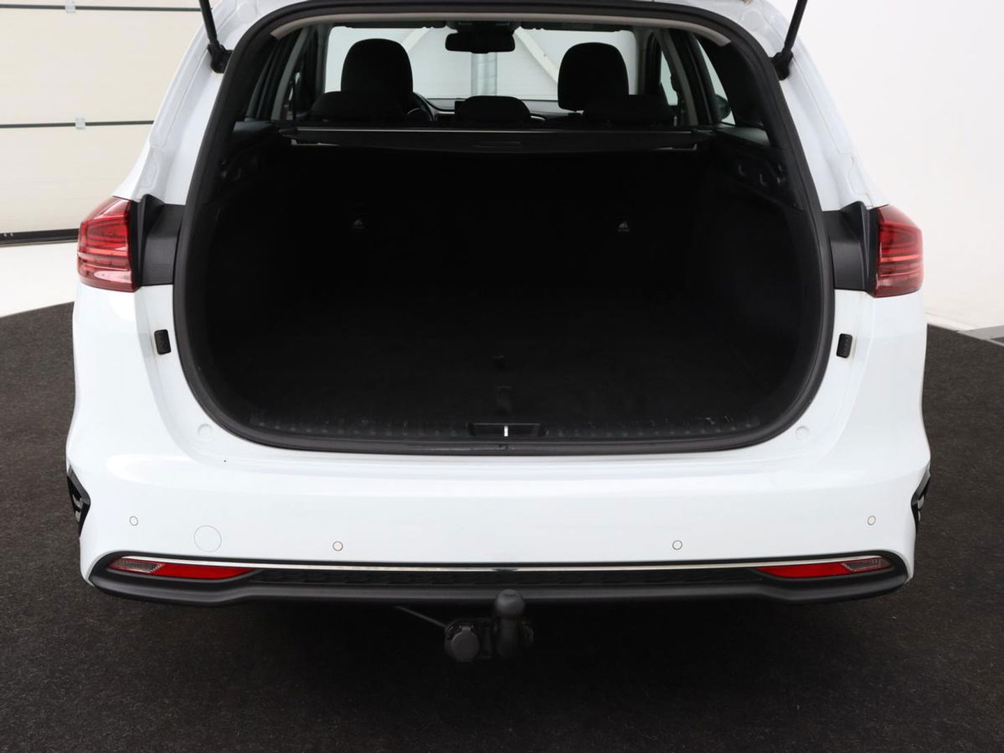 Kia Ceed 1.6 CRDi DynamicLine | Trekhaak | Camera | Carplay | Navigatie | Climate control | Parkeerhulp | Cruise control | Bluetooth