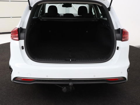 Kia Ceed 1.6 CRDi DynamicLine | Trekhaak | Camera | Carplay | Navigatie | Climate control | Parkeerhulp | Cruise control | Bluetooth
