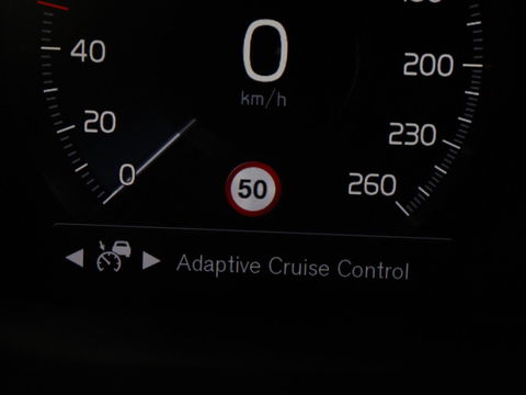Volvo V60 2.0 T6 Recharge AWD Business Pro | Leder | Trekhaak | Stoel & stuurverwarming | Camera | Adaptive cruise | Achterbankverwarming | Carplay | Keyless | Full LED | Navigatue | PHEV