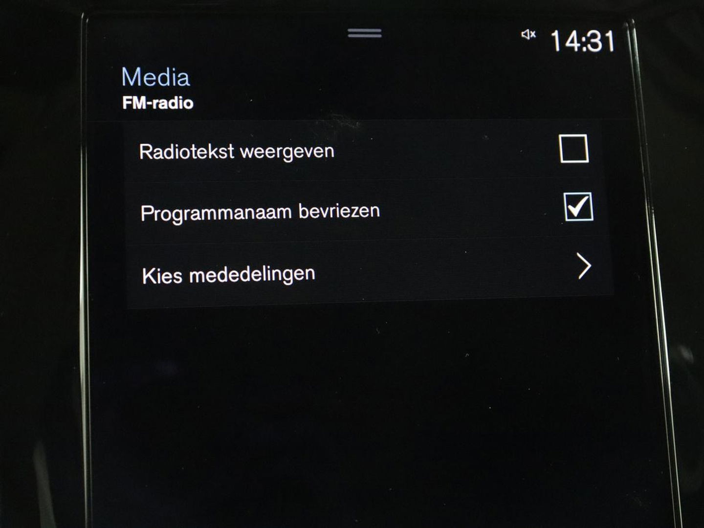 Volvo V60 2.0 T6 Recharge AWD Business Pro | Leder | Trekhaak | Stoel & stuurverwarming | Camera | Adaptive cruise | Achterbankverwarming | Carplay | Keyless | Full LED | Navigatue | PHEV