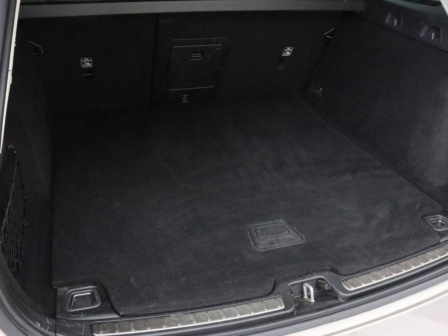 Volvo V60 2.0 T6 Recharge AWD Business Pro | Leder | Trekhaak | Stoel & stuurverwarming | Camera | Adaptive cruise | Achterbankverwarming | Carplay | Keyless | Full LED | Navigatue | PHEV