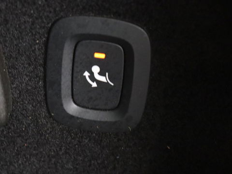 Volvo V60 2.0 T6 Recharge AWD Business Pro | Leder | Trekhaak | Stoel & stuurverwarming | Camera | Adaptive cruise | Achterbankverwarming | Carplay | Keyless | Full LED | Navigatue | PHEV