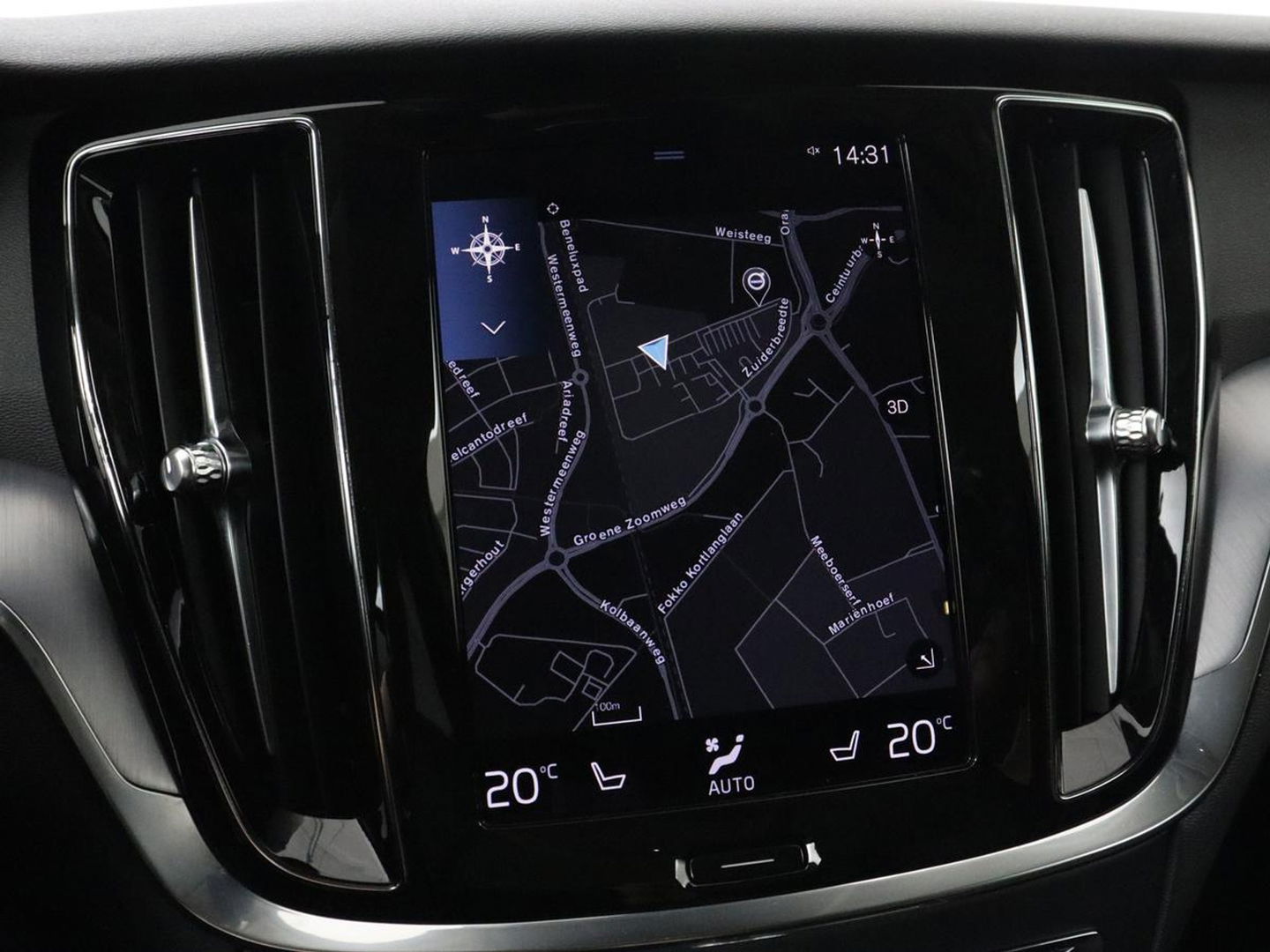 Volvo V60 2.0 T6 Recharge AWD Business Pro | Leder | Trekhaak | Stoel & stuurverwarming | Camera | Adaptive cruise | Achterbankverwarming | Carplay | Keyless | Full LED | Navigatue | PHEV
