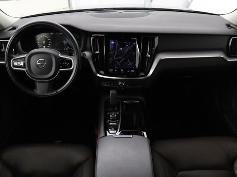 Volvo V60 2.0 T6 Recharge AWD Business Pro | Leder | Trekhaak | Stoel & stuurverwarming | Camera | Adaptive cruise | Achterbankverwarming | Carplay | Keyless | Full LED | Navigatue | PHEV