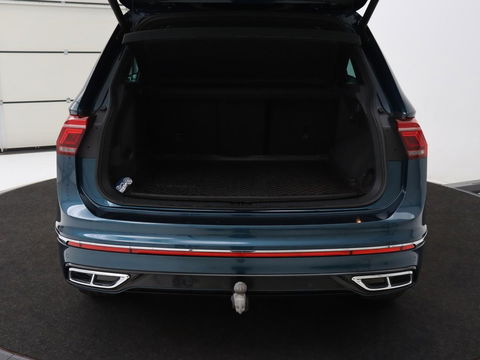 Volkswagen Tiguan 1.4 TSI eHybrid R-Line | Stoelverwarming | Trekhaak | Camera | Adaptive cruise | Stuurverwarming | Matrix LED | Carplay | Virtual Cockpit | Navigatie | PHEV