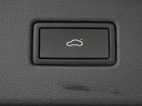 Volkswagen Tiguan 1.4 TSI eHybrid R-Line | Stoelverwarming | Trekhaak | Camera | Adaptive cruise | Stuurverwarming | Matrix LED | Carplay | Virtual Cockpit | Navigatie | PHEV