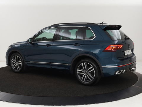 Volkswagen Tiguan 1.4 TSI eHybrid R-Line | Stoelverwarming | Trekhaak | Camera | Adaptive cruise | Stuurverwarming | Matrix LED | Carplay | Virtual Cockpit | Navigatie | PHEV