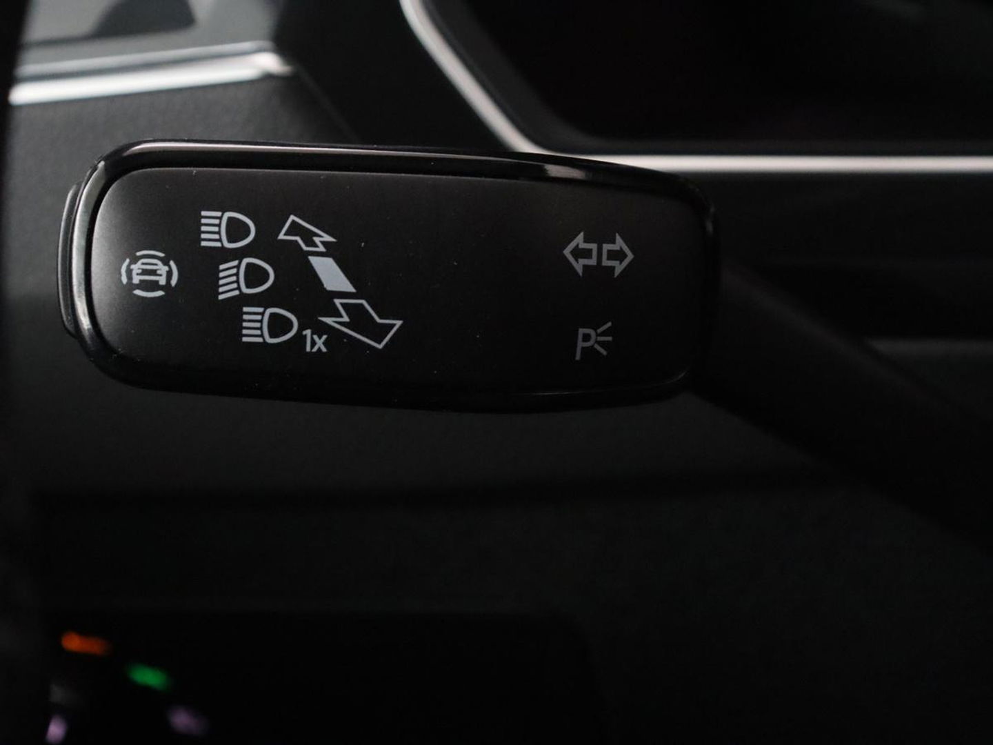 Volkswagen Tiguan 1.4 TSI eHybrid R-Line | Stoelverwarming | Trekhaak | Camera | Adaptive cruise | Stuurverwarming | Matrix LED | Carplay | Virtual Cockpit | Navigatie | PHEV