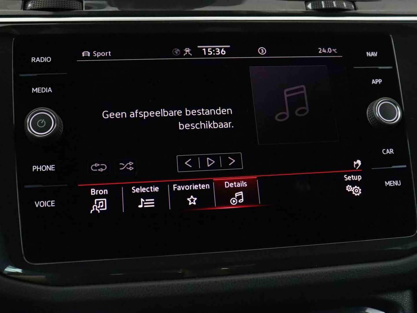 Volkswagen Tiguan 1.4 TSI eHybrid R-Line | Stoelverwarming | Trekhaak | Camera | Adaptive cruise | Stuurverwarming | Matrix LED | Carplay | Virtual Cockpit | Navigatie | PHEV