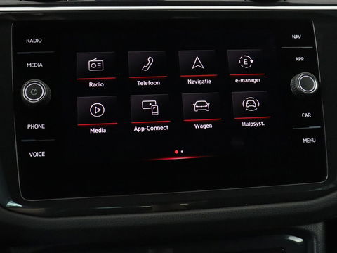 Volkswagen Tiguan 1.4 TSI eHybrid R-Line | Stoelverwarming | Trekhaak | Camera | Adaptive cruise | Stuurverwarming | Matrix LED | Carplay | Virtual Cockpit | Navigatie | PHEV