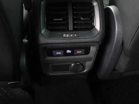 Volkswagen Tiguan 1.4 TSI eHybrid R-Line | Stoelverwarming | Trekhaak | Camera | Adaptive cruise | Stuurverwarming | Matrix LED | Carplay | Virtual Cockpit | Navigatie | PHEV